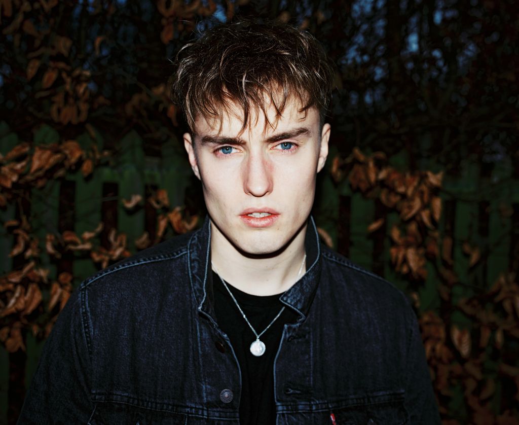 Rock s New Everyman Sam Fender Blasts Off V Magazine