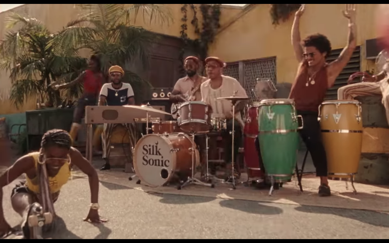 Bruno Mars + Anderson .Paak (Silk Sonic) – Skate