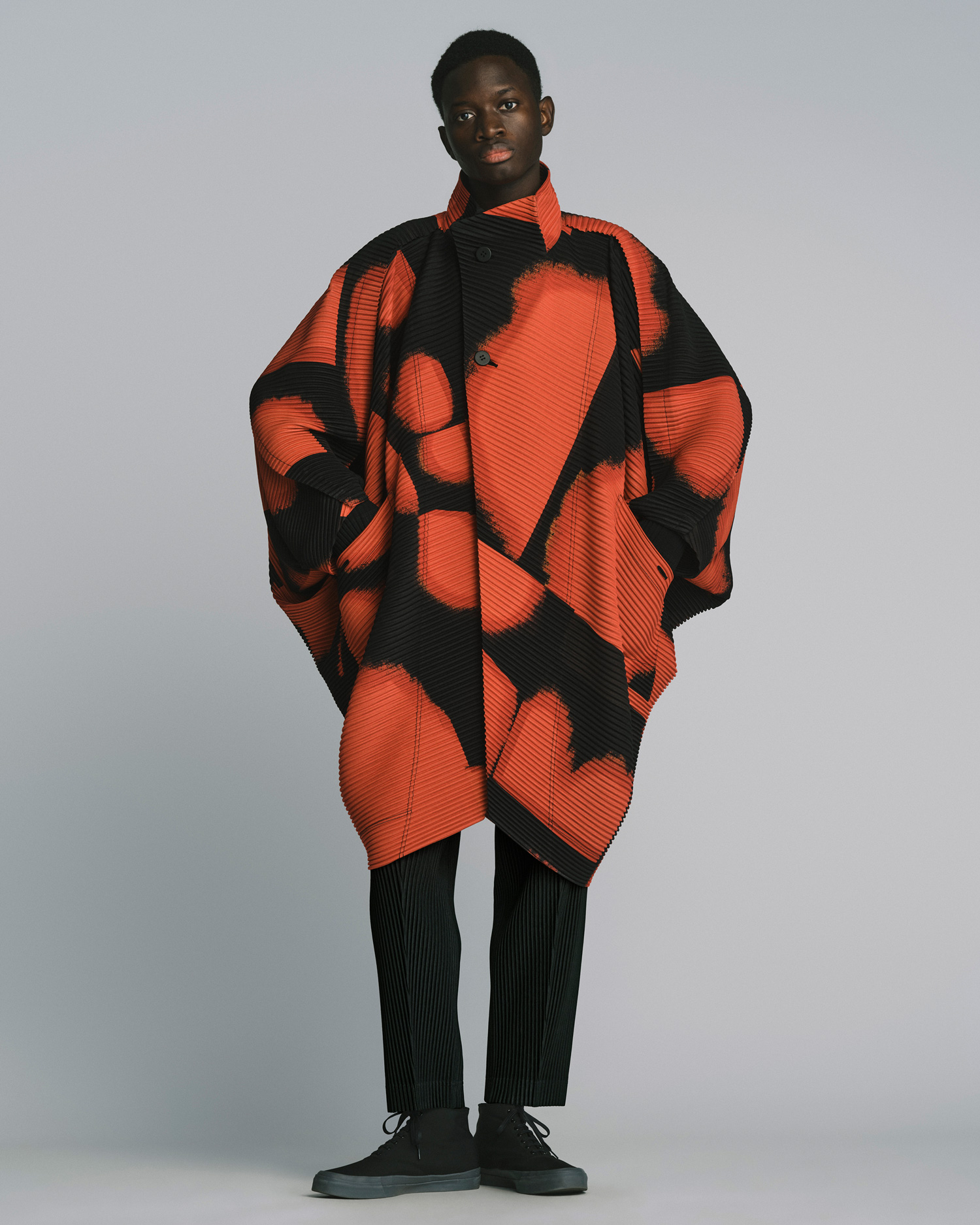 ISSEY MIYAKE HOMME PLISSÉ Debuts Fall/Winter 2022 Collection - V