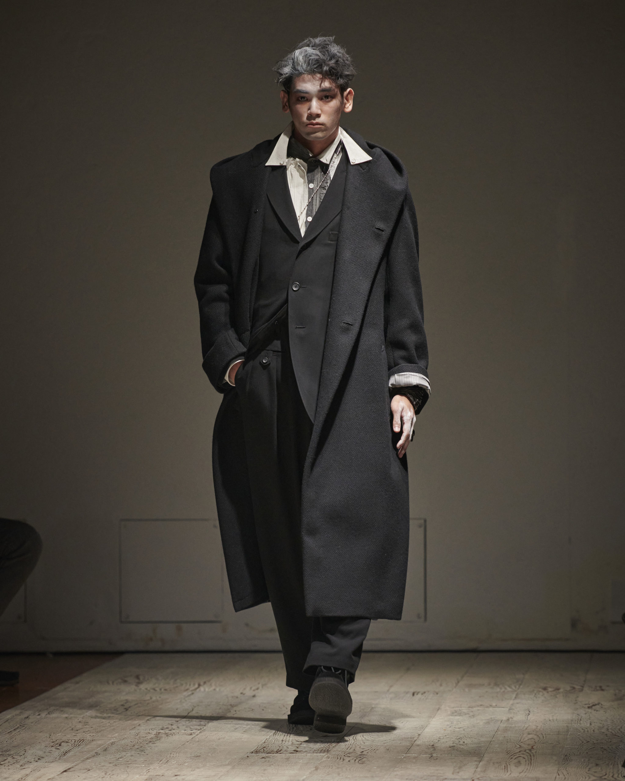 アニメショート 【yohjiyamamoto】22ss HARD TWIST COAT 2 - crumiller.com