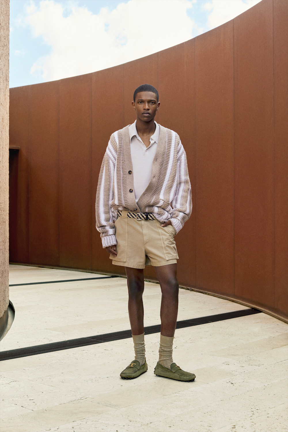  A look from Tod's SS23 collection.