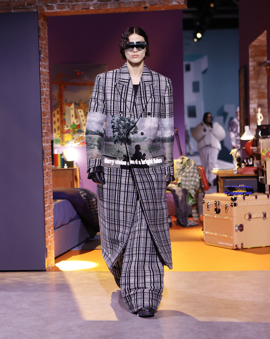 Louis Vuitton Men's Debut Autumn/Winter 2023 Collection Alongside Rosalía -  Sneaker Freaker